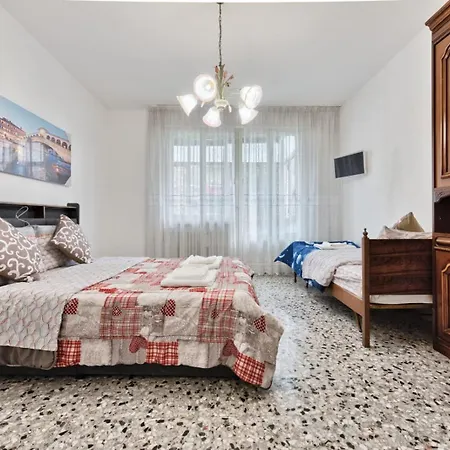 Urban Neighbour Venice Πανσιόν *
