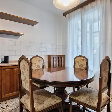 Гостевой дом Urban Neighbour Venice *