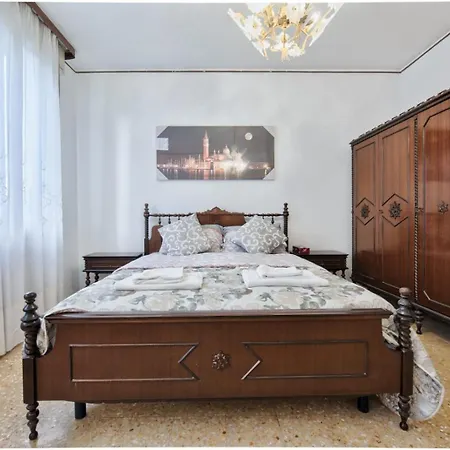 Urban Neighbour Venice Гостевой дом